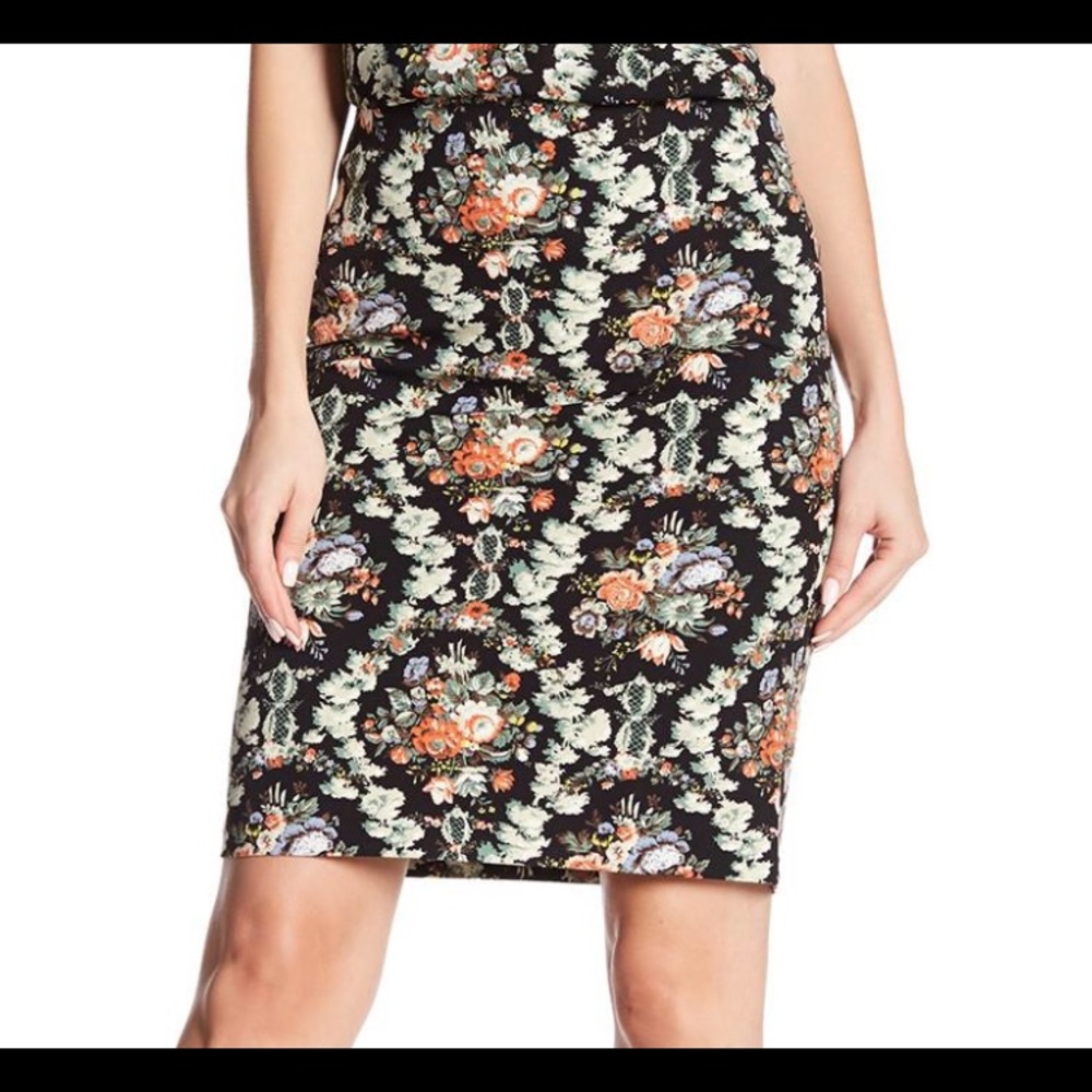 Black Floral Printed Skirt